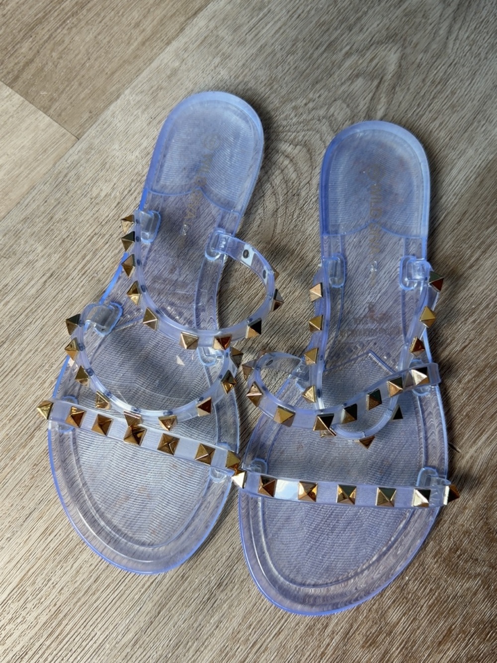 Wild Diva Lounge Clear Studded Jelly Sandals Size 6